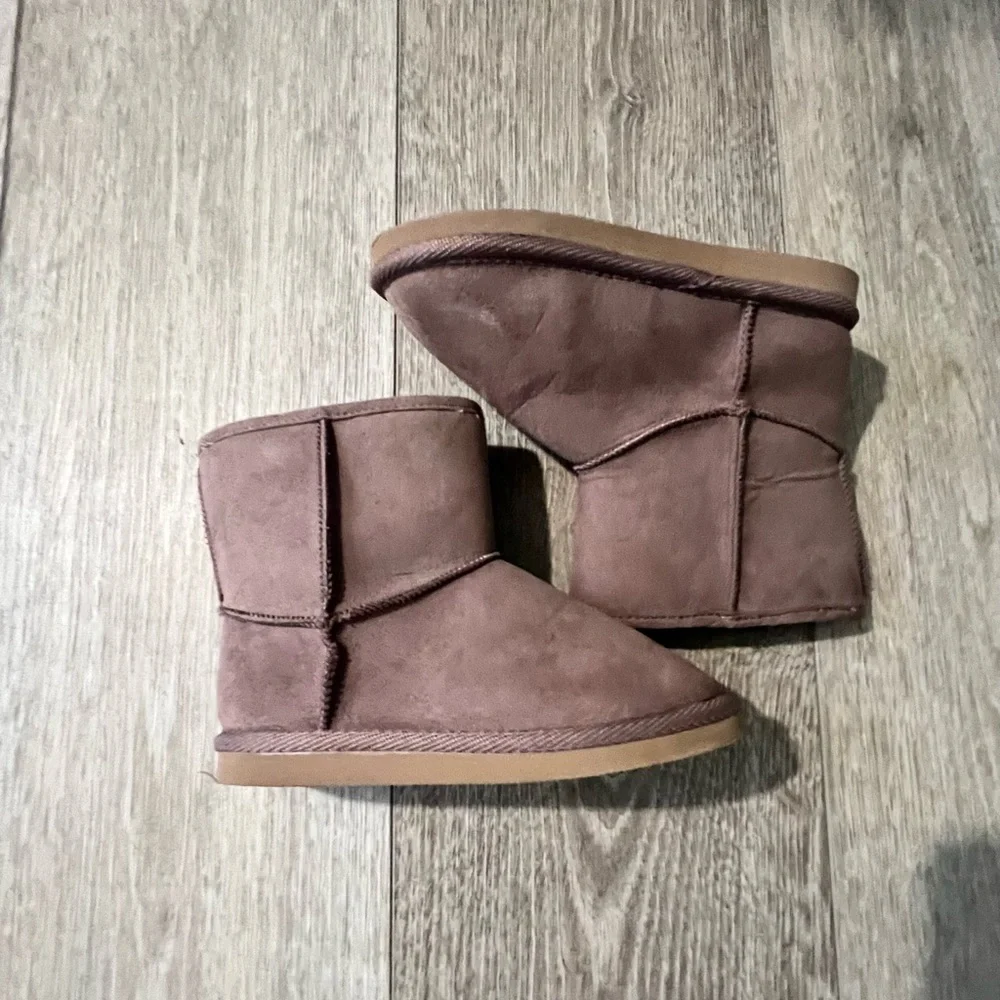 Girls Old Navy Boots - Picture 3 of 3